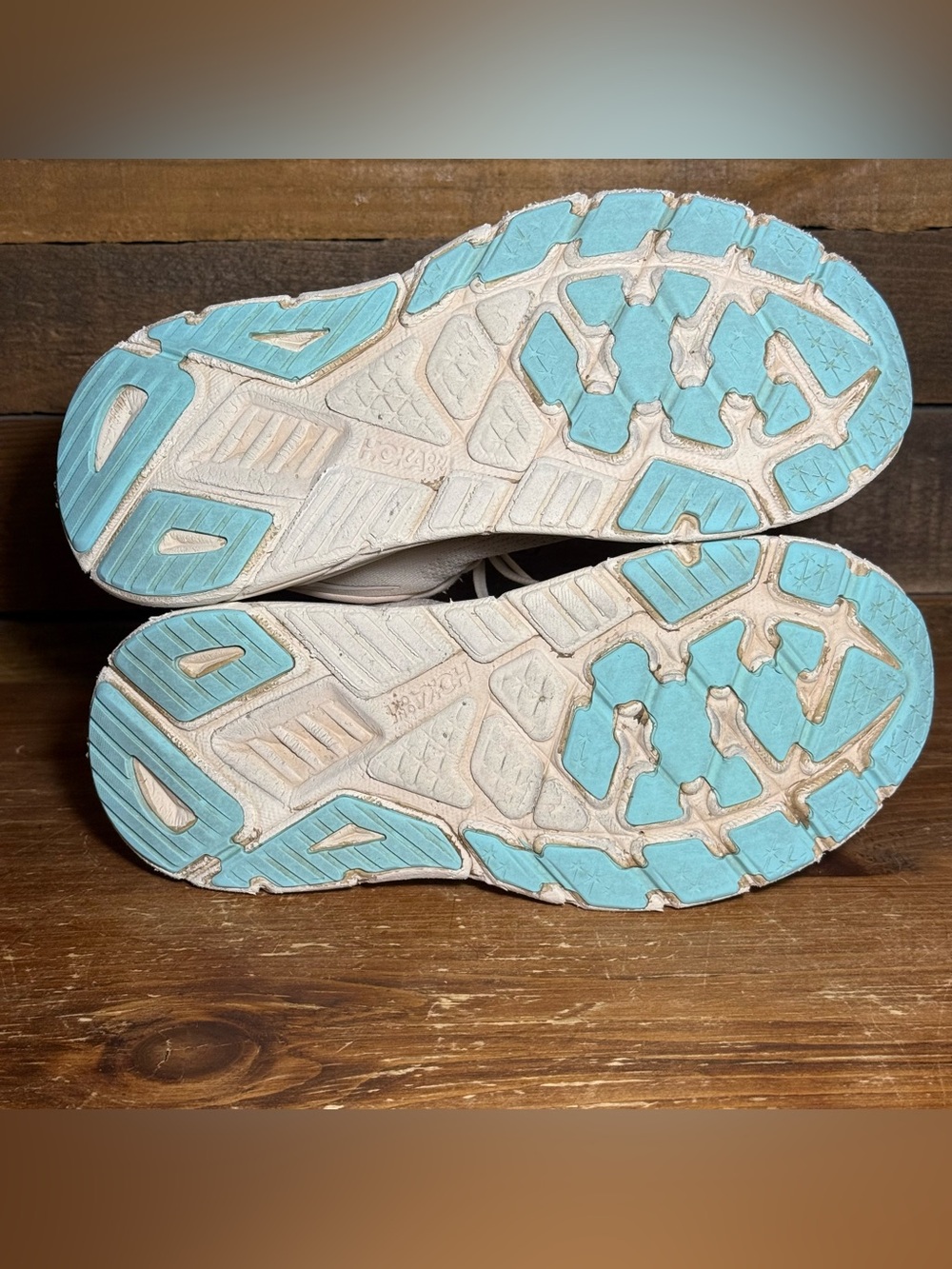 HOKA Arahi 7 Women’s 8 Vanilla/Cream Running Shoes - Picture 10 of 13